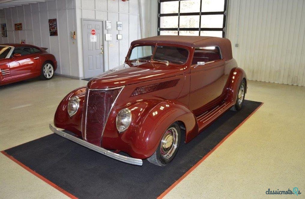 1937' Ford Custom photo #2