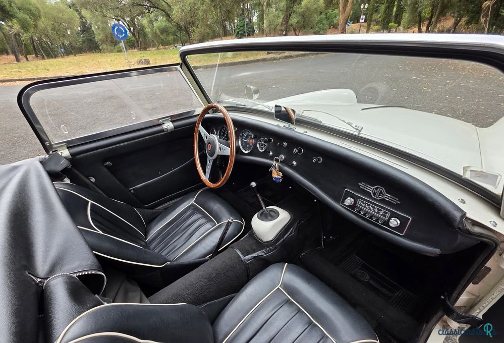 1968' MG Midget photo #4