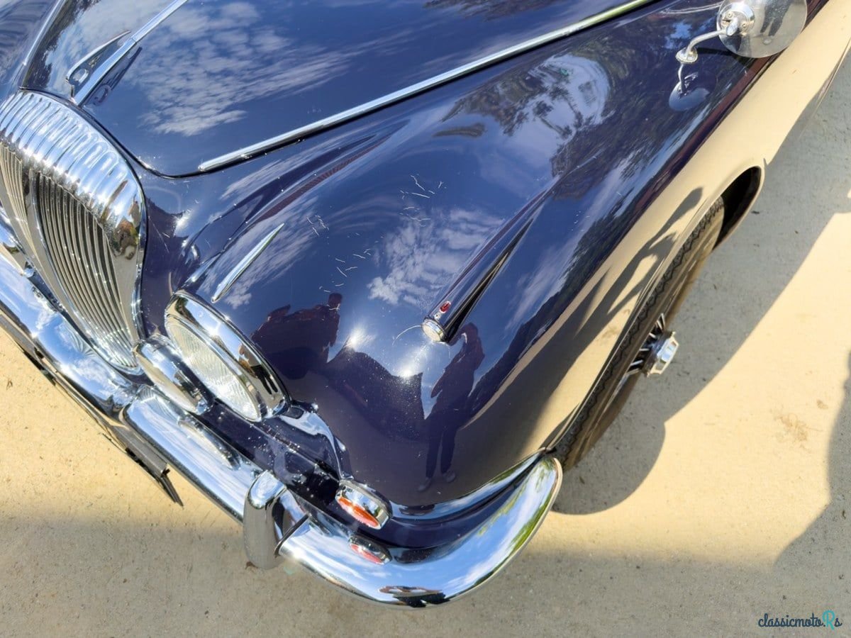 1968' Daimler 250 V8 photo #6