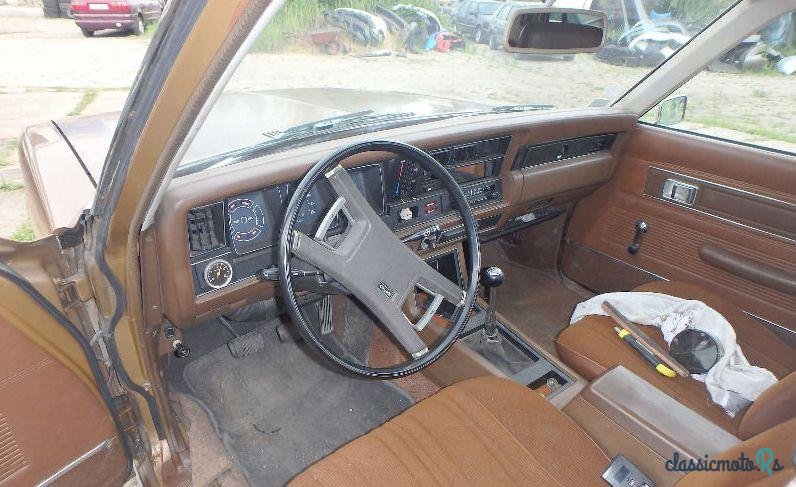 1977' Toyota Crown photo #1