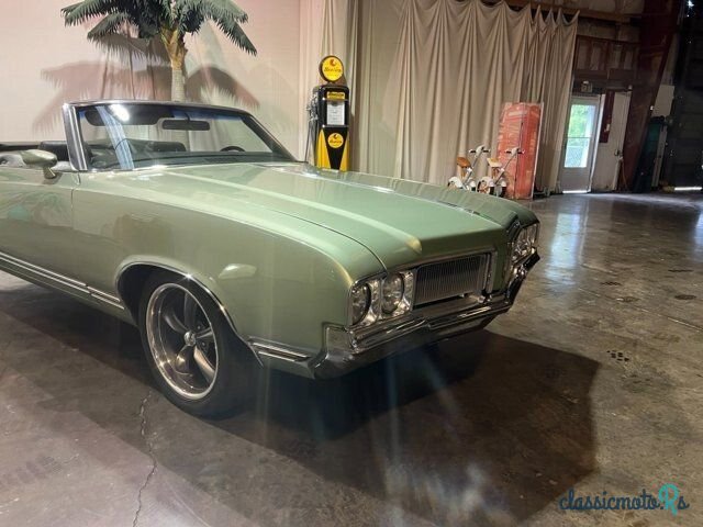 1970' Oldsmobile Cutlass Supreme photo #5