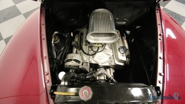 1947' Plymouth Special Deluxe photo #2