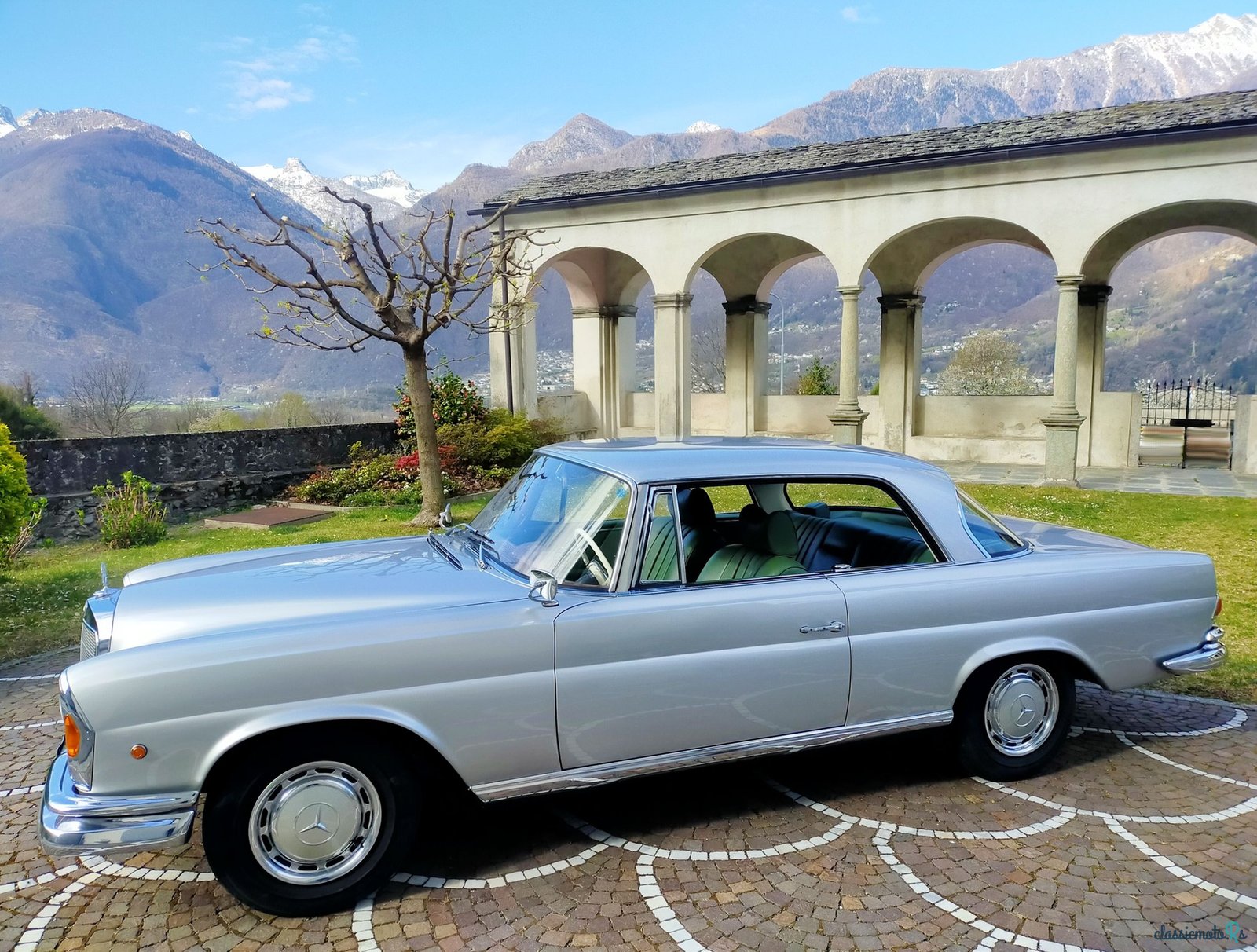 1963' Mercedes-Benz 220 photo #4