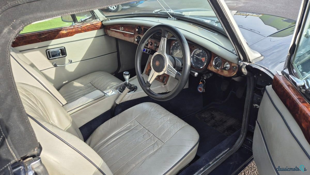 1974' MG Mgb Roadster photo #2
