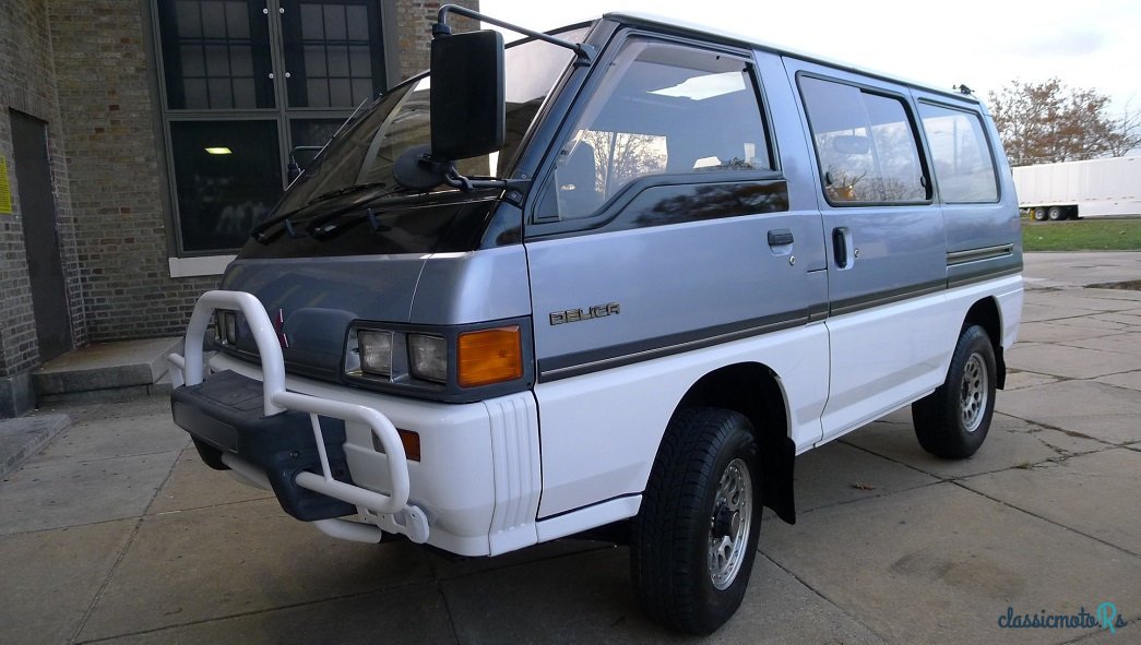 1988' Mitsubishi Delica photo #1