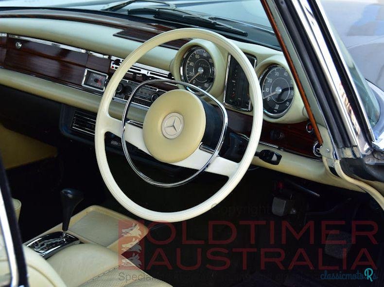 1971' Mercedes-Benz 280 photo #3