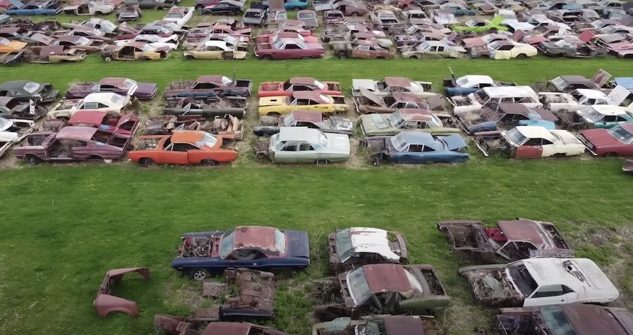 Ржавые сокровища: обнаружено огромное кладбище редких американских ретро-авто