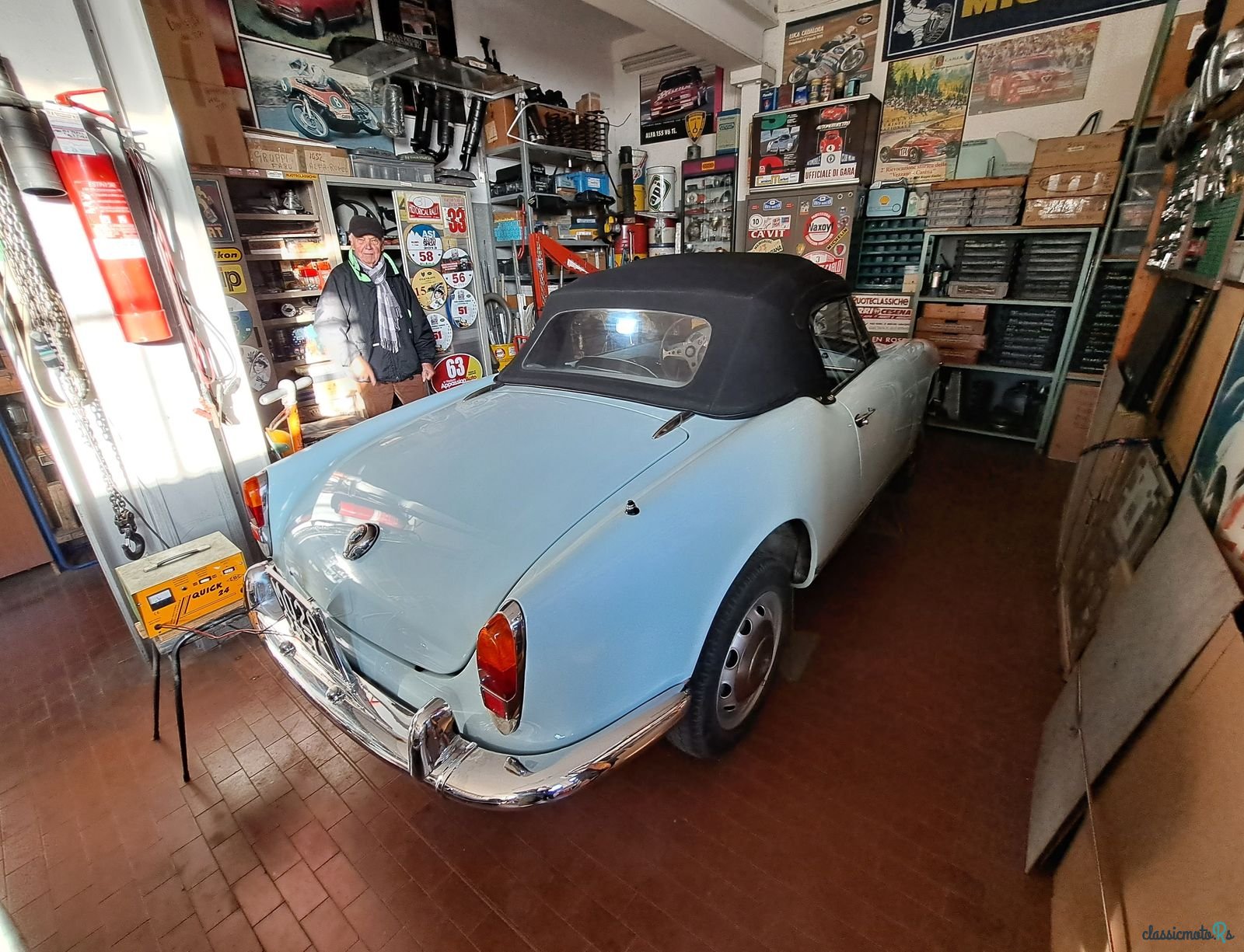 1969' Alfa Romeo Giulietta Spider photo #6