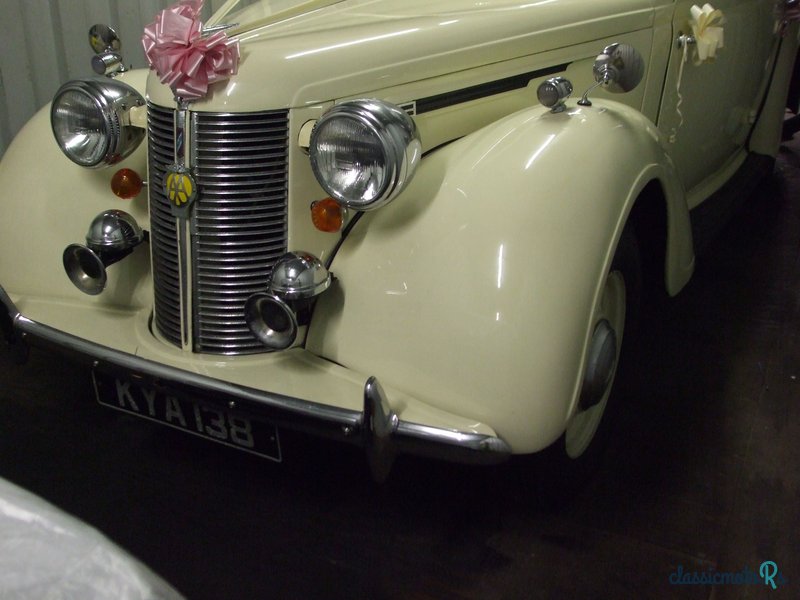 1948' Austin Saloon photo #2