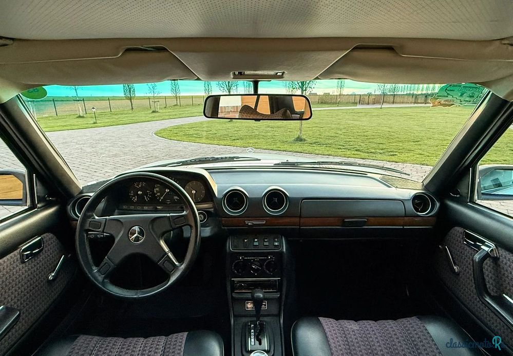1978' Mercedes-Benz W123 photo #4