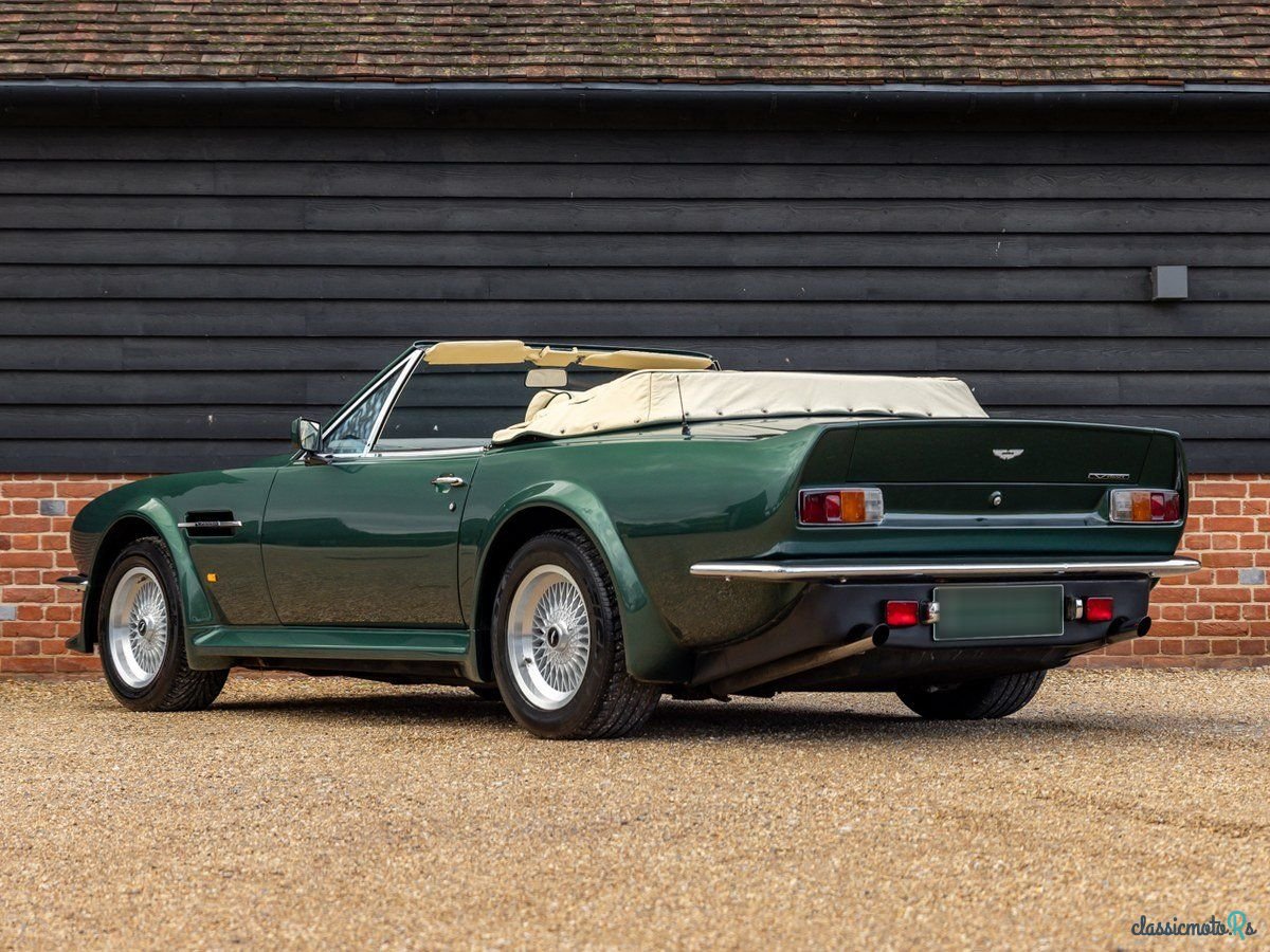 1989' Aston Martin V8 Vantage photo #4