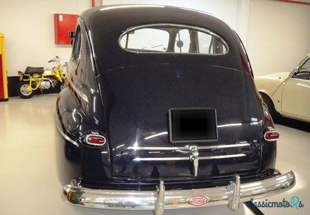 1947' Ford V8 Berline photo #3