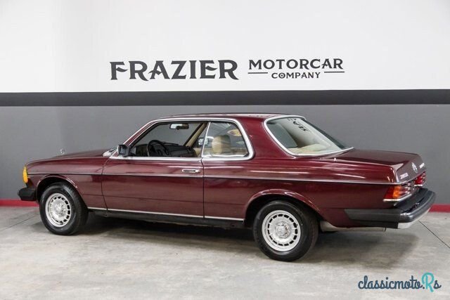 1985' Mercedes-Benz 300CD photo #3