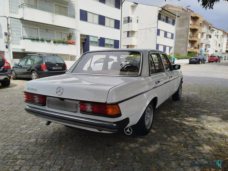 1977' Mercedes-Benz 200 photo #4