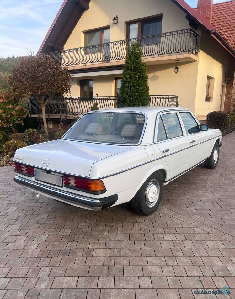 1980' Mercedes-Benz W123 photo #5