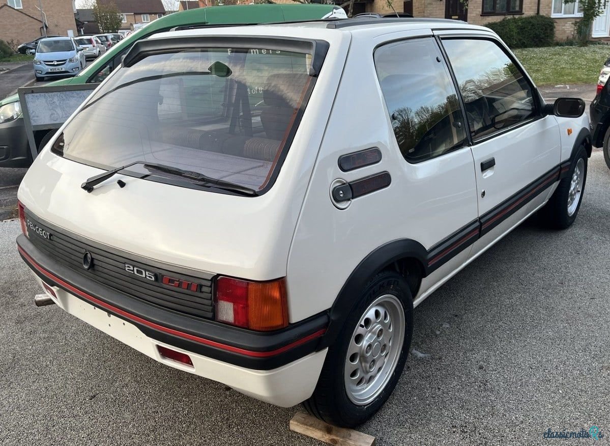 1986' Peugeot 205 photo #2