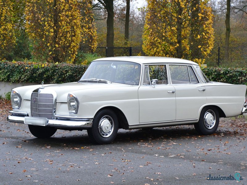 1961' Mercedes-Benz 220 S photo #1