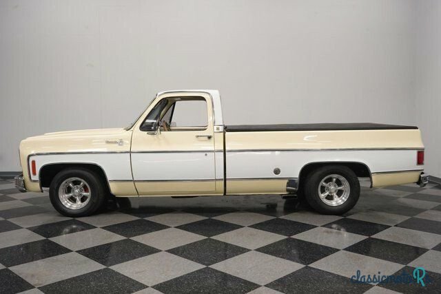 1975' Chevrolet C/K Truck photo #1