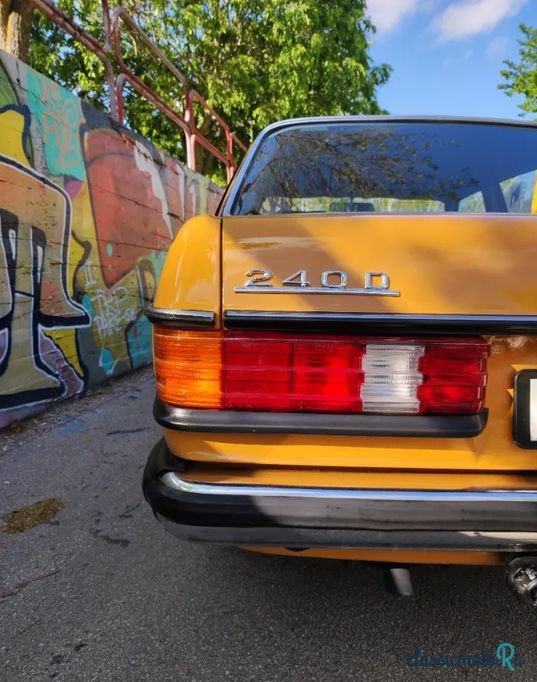 1980' Mercedes-Benz 240 photo #6