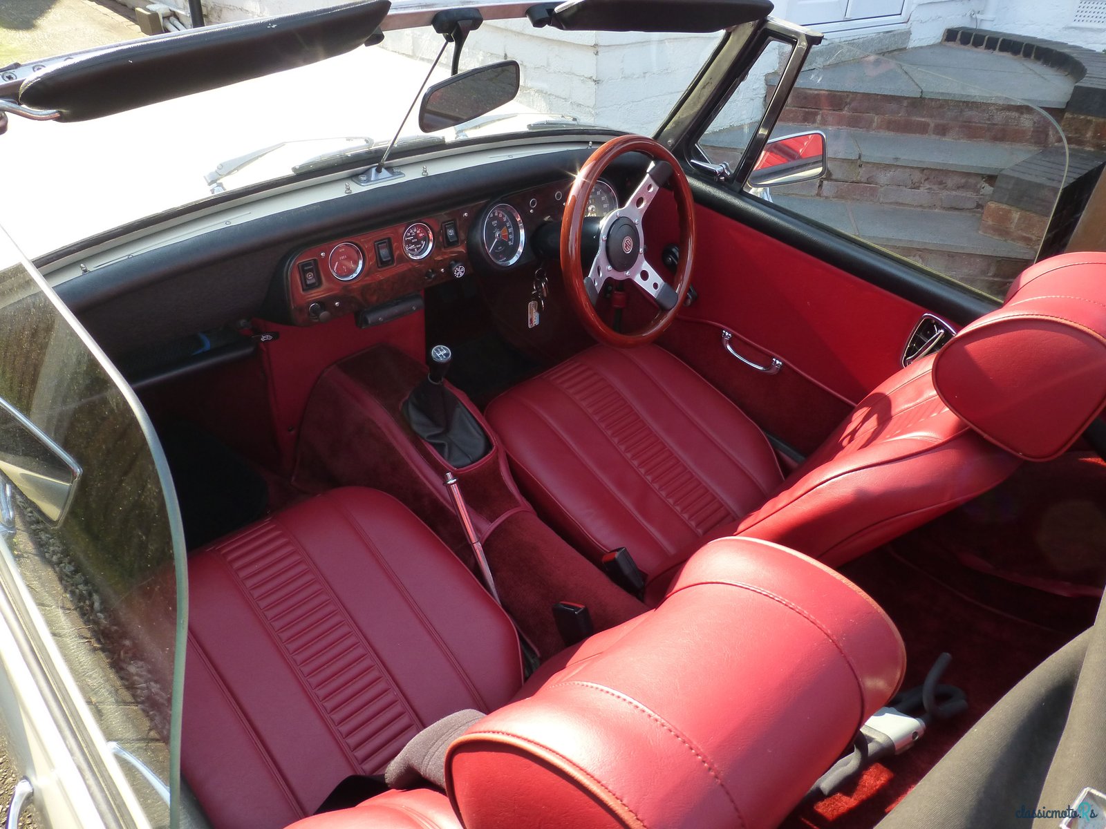 1974' MG Midget photo #3
