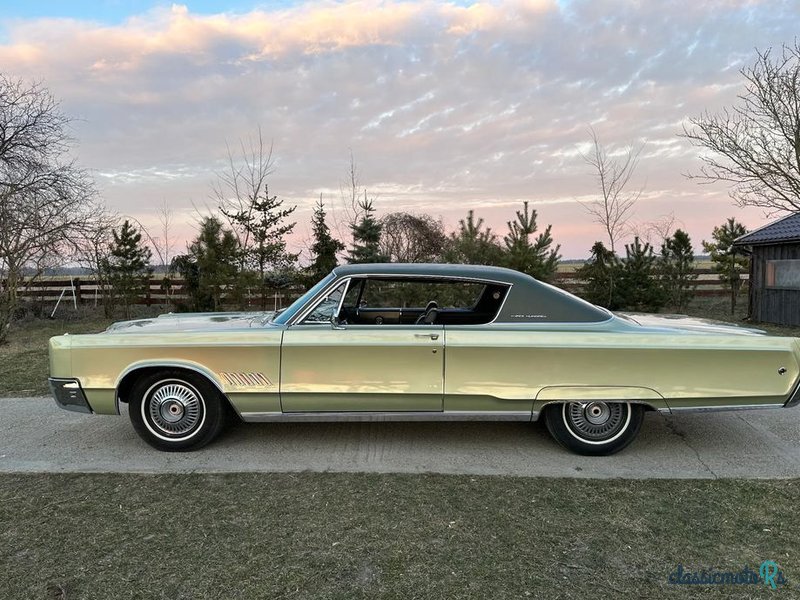 1968' Chrysler 300 photo #2