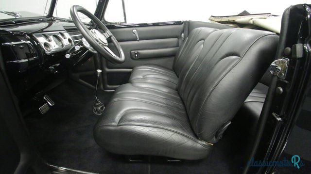 1940' Ford Deluxe photo #2