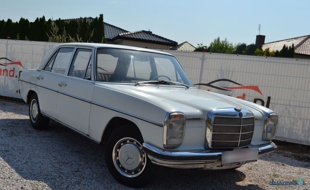 1971' Mercedes-Benz W115 photo #3