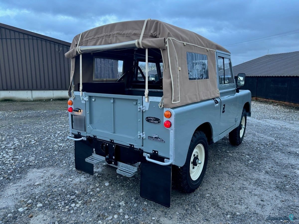 1975' Land Rover Series III photo #4