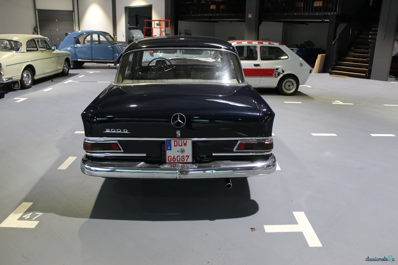 1966' Mercedes-Benz 200D W110 photo #3