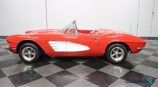 1961' Chevrolet Corvette photo #2