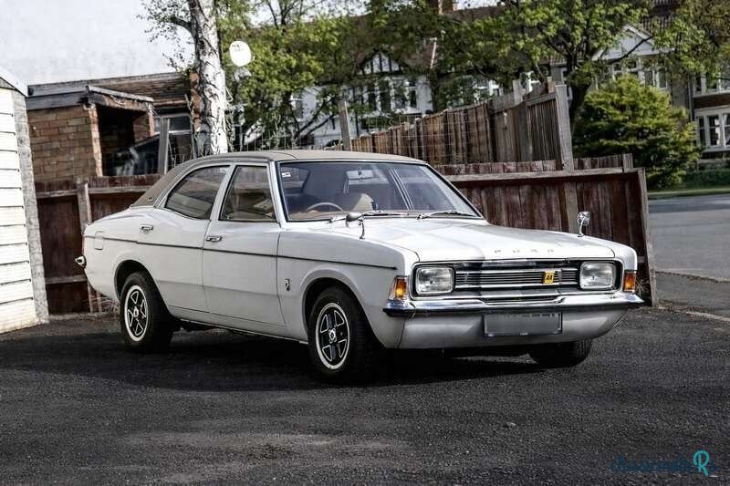 1974' Ford Cortina photo #1