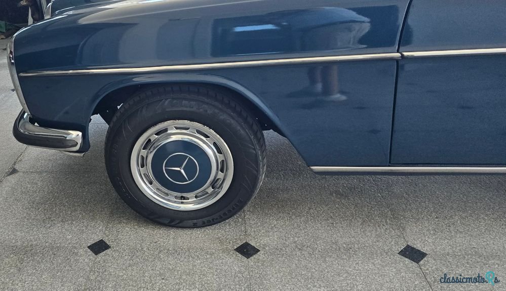 1970' Mercedes-Benz 220 photo #2