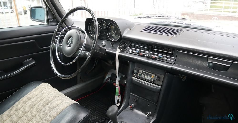1976' Mercedes-Benz W115 photo #6