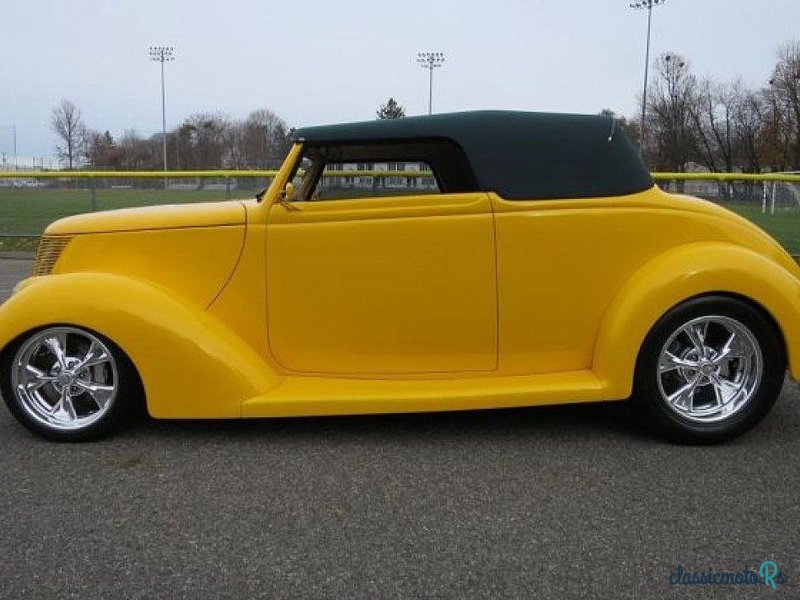 1937' Ford Custom photo #1