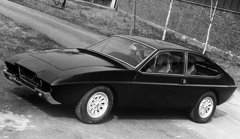 Volvo GTZ, a mecânica sueca vestida pela elegância italiana