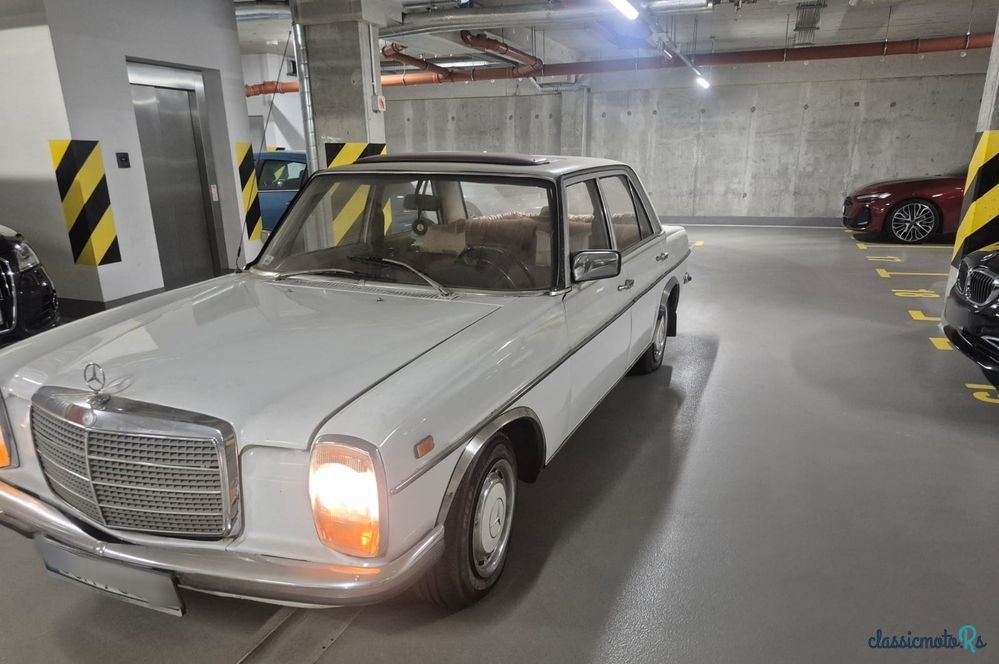 1972' Mercedes-Benz 115 photo #5