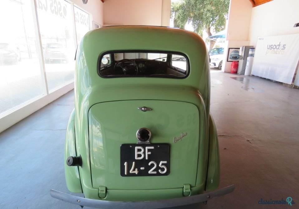 1948' Ford Anglia photo #4