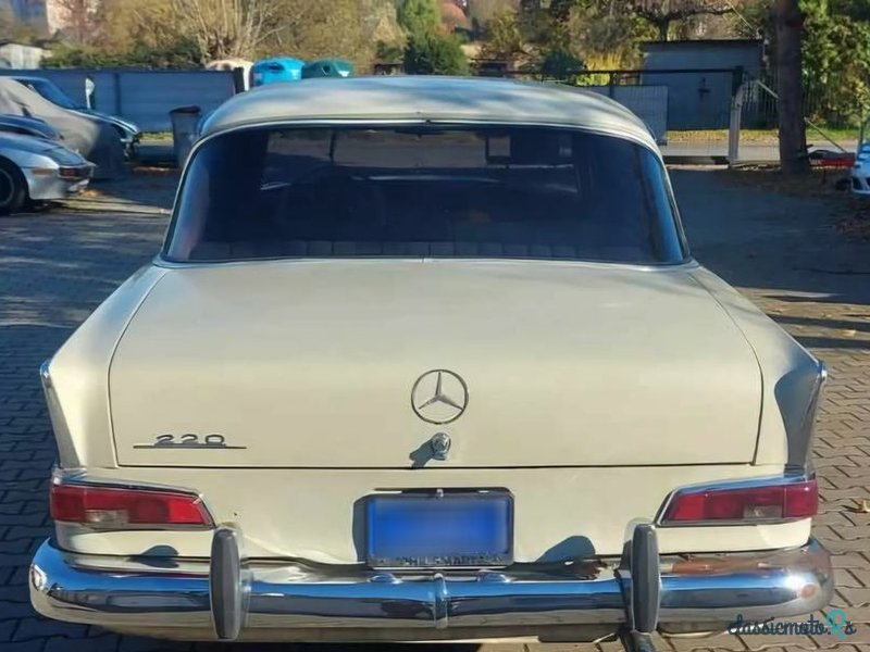 1963' Mercedes-Benz 220 W111 photo #3