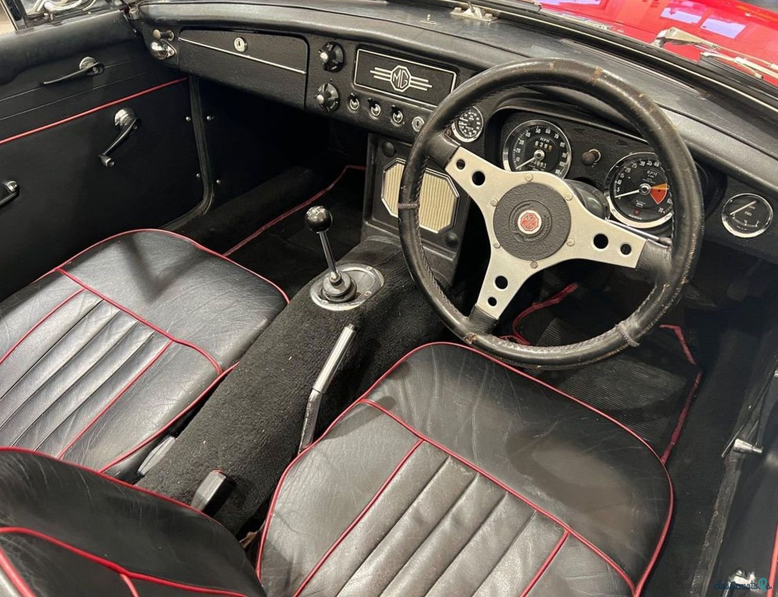 1980' MG Roadster 2Dr photo #3