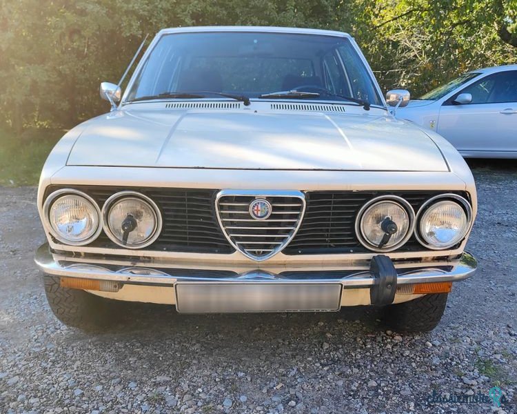 1977' Alfa Romeo Alfetta photo #2