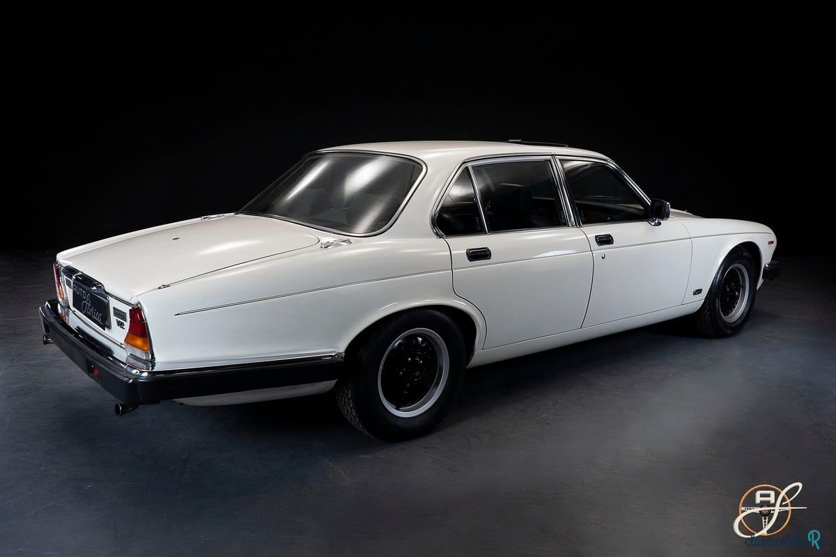 1986' Jaguar XJ photo #5