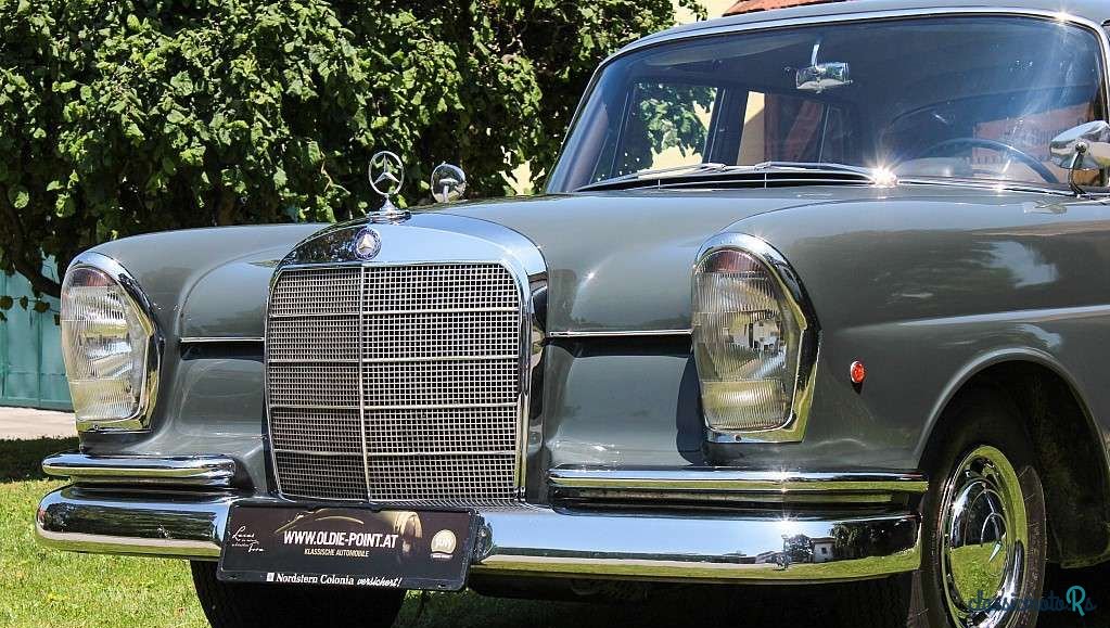 1961' Mercedes-Benz W111 220 b photo #2