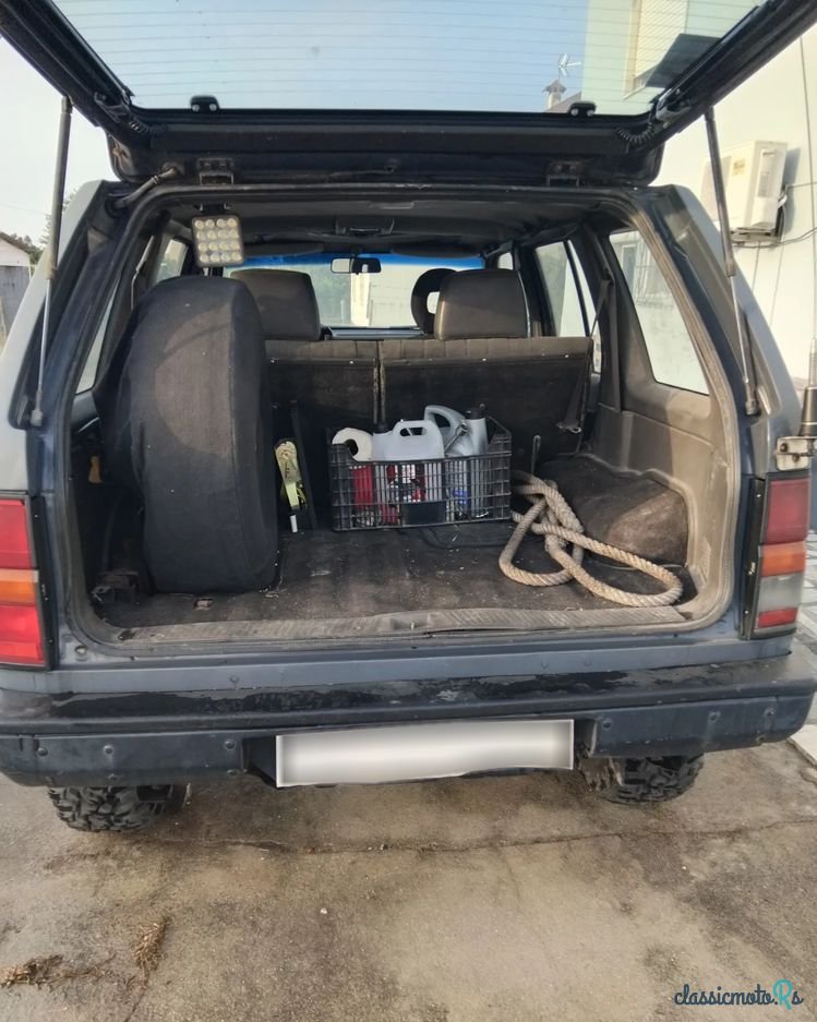 1990' Nissan Terrano photo #4