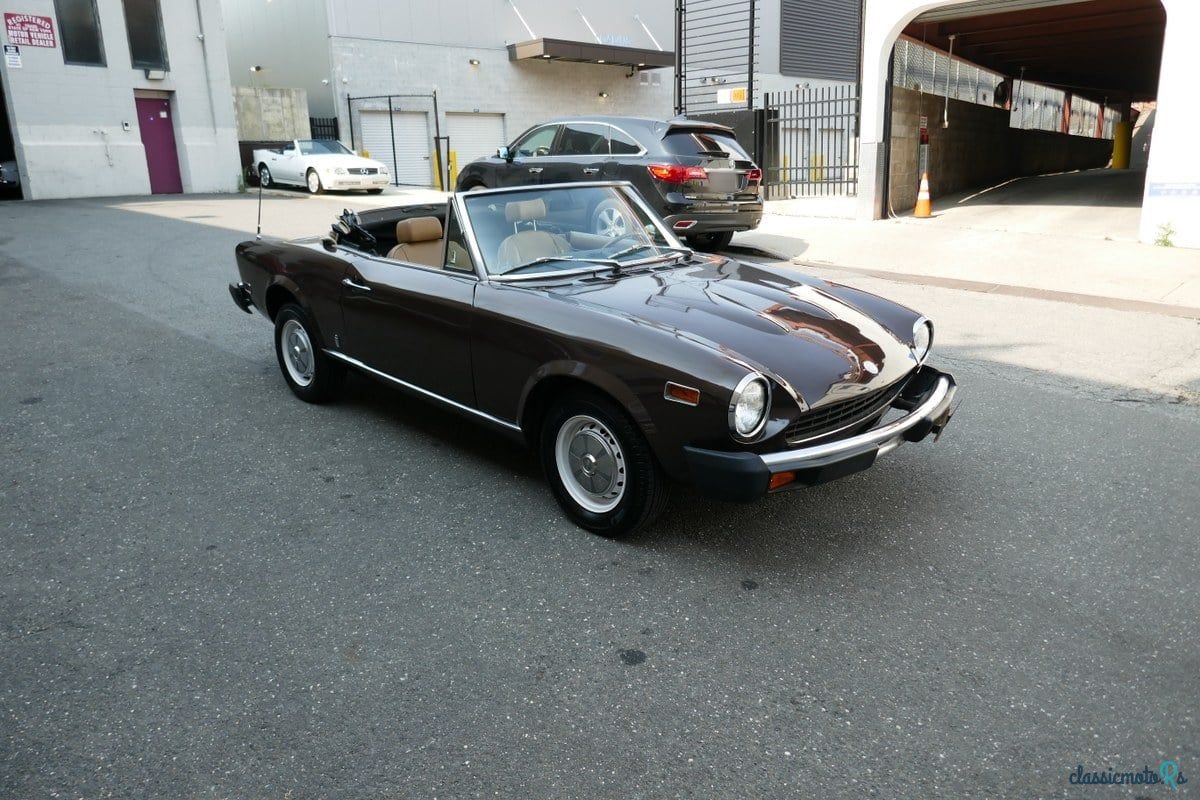 1976' Fiat 124 Spider photo #1