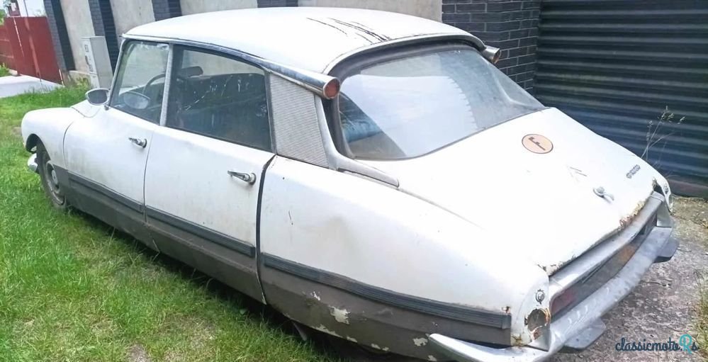 1970' Citroen DS photo #2