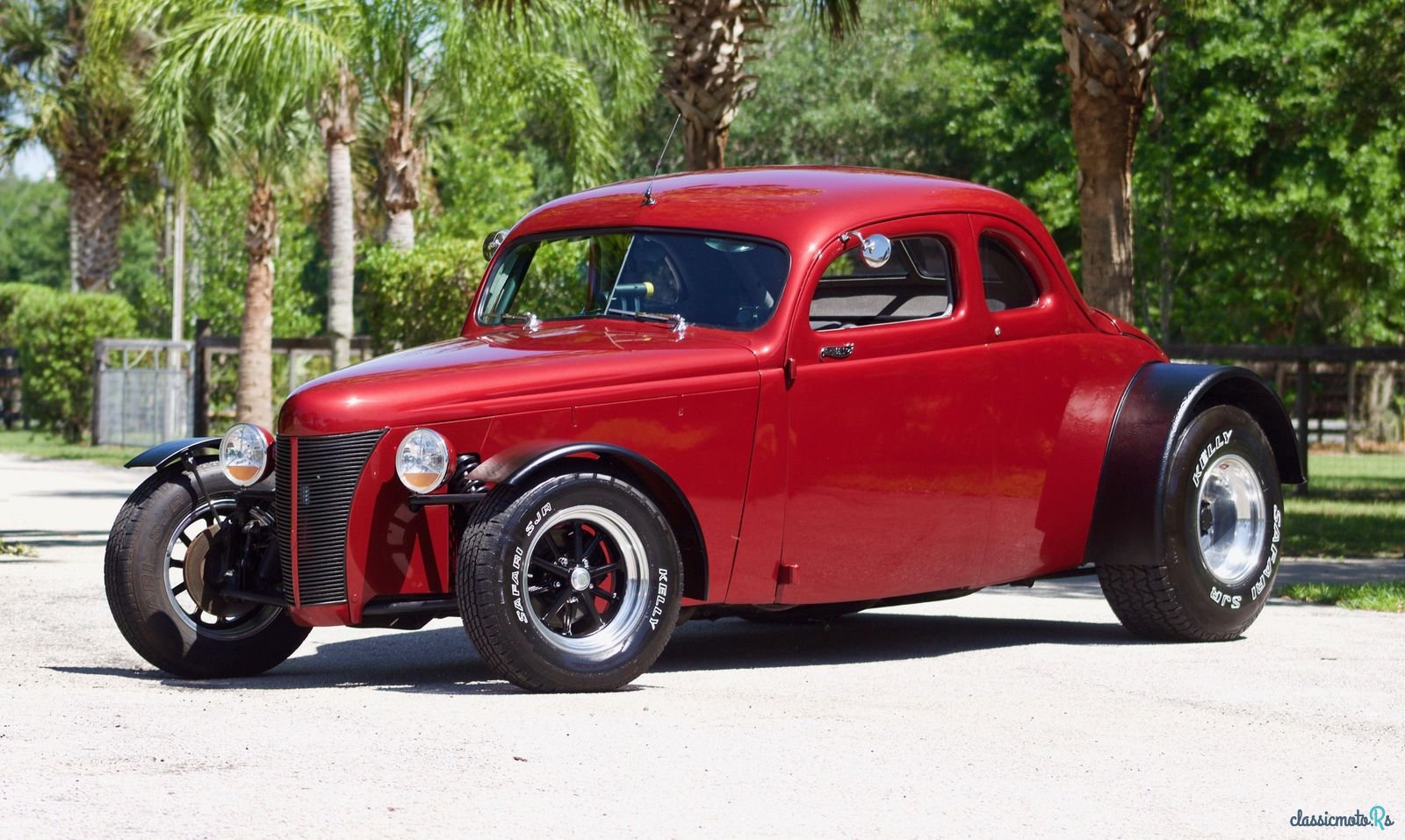 1940' Ford Deluxe photo #1