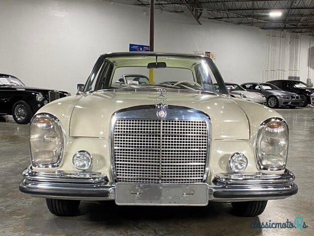 1968' Mercedes-Benz 280SE photo #2