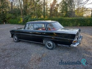 1967' Mercedes-Benz 200 photo #4