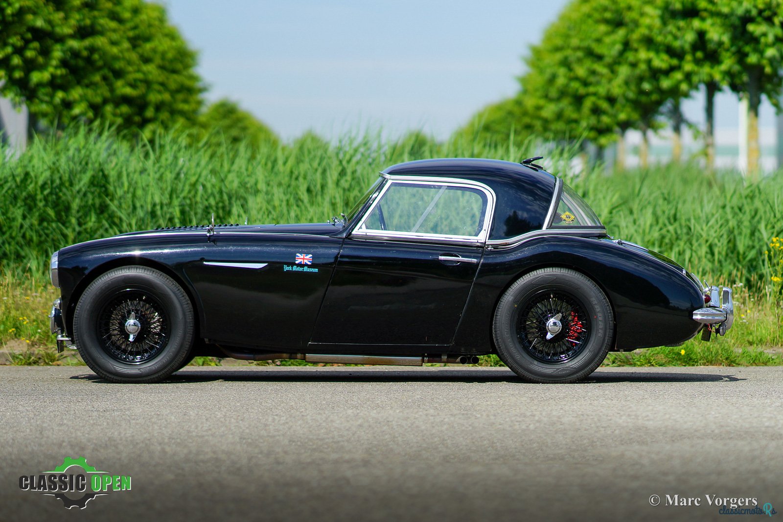 1961' Austin-Healey 3000 Hard-Top photo #2