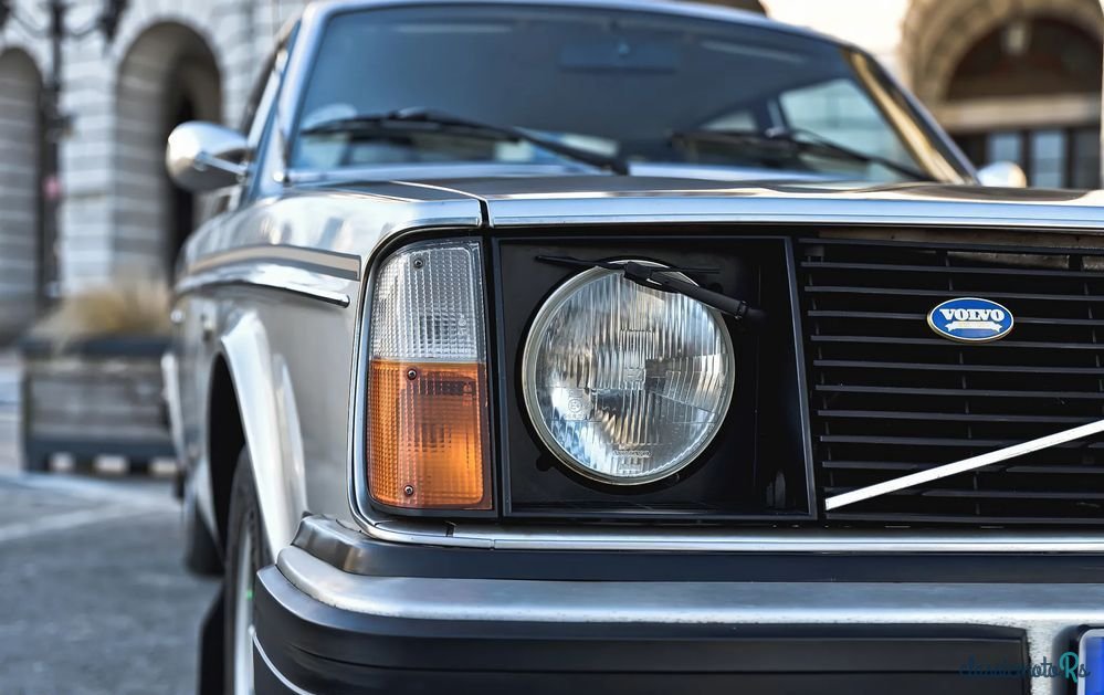 1977' Volvo Seria 200 photo #1